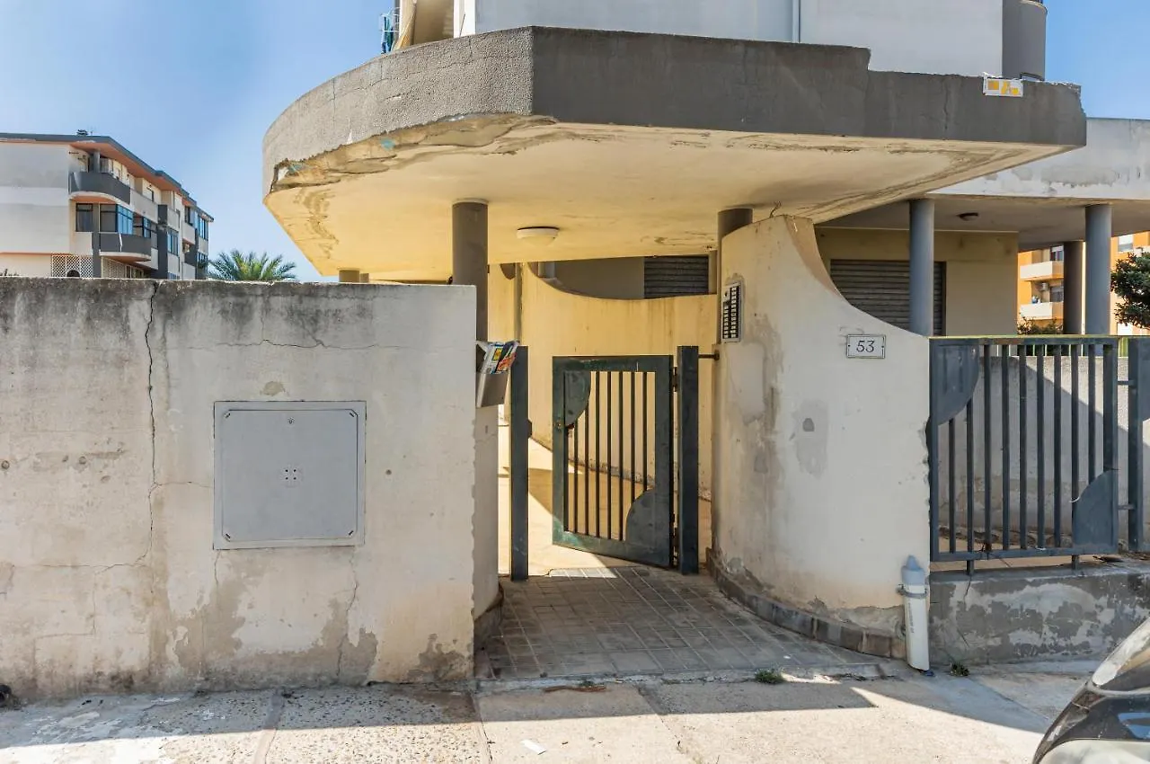 Quartu Sant'Elena Roomy Flat With Private Parking! Quartu SantʼElena