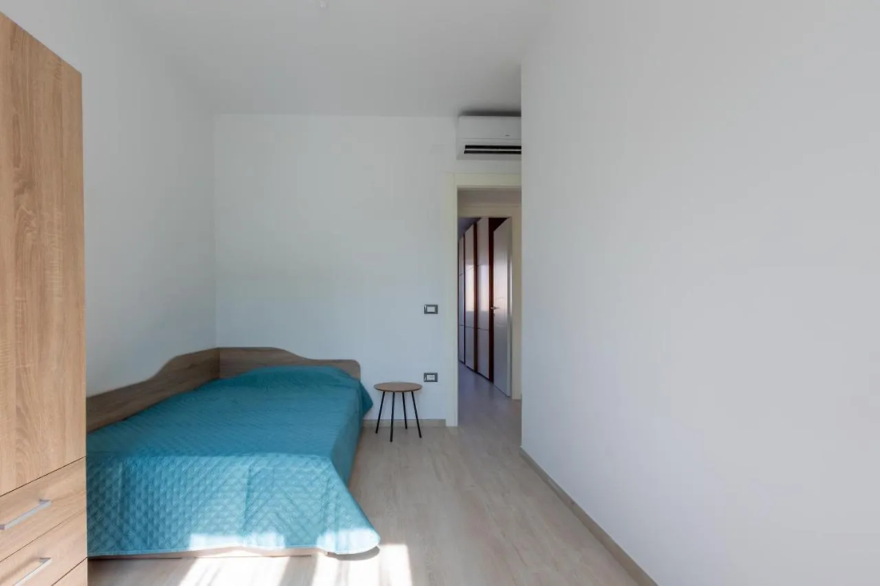 Quartu Sant'Elena Roomy Flat With Private Parking! Italia
